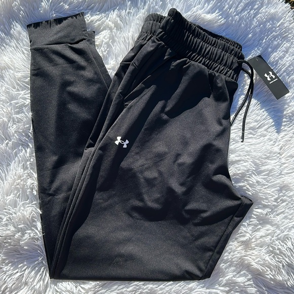 Under Armour Heat Gear Armour Women’s Joggers Black Size Small New with tag! - Picture 2 of 16